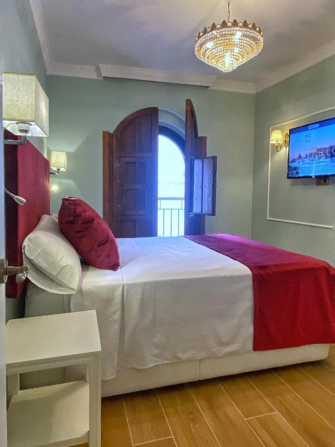 Suites San Esteban 16 Principe Севиля Екстериор снимка